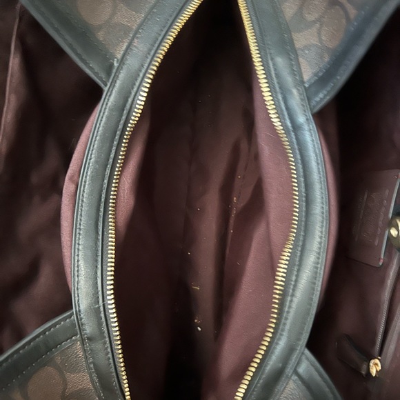 Classic Coach Bag - Picture 8 of 9